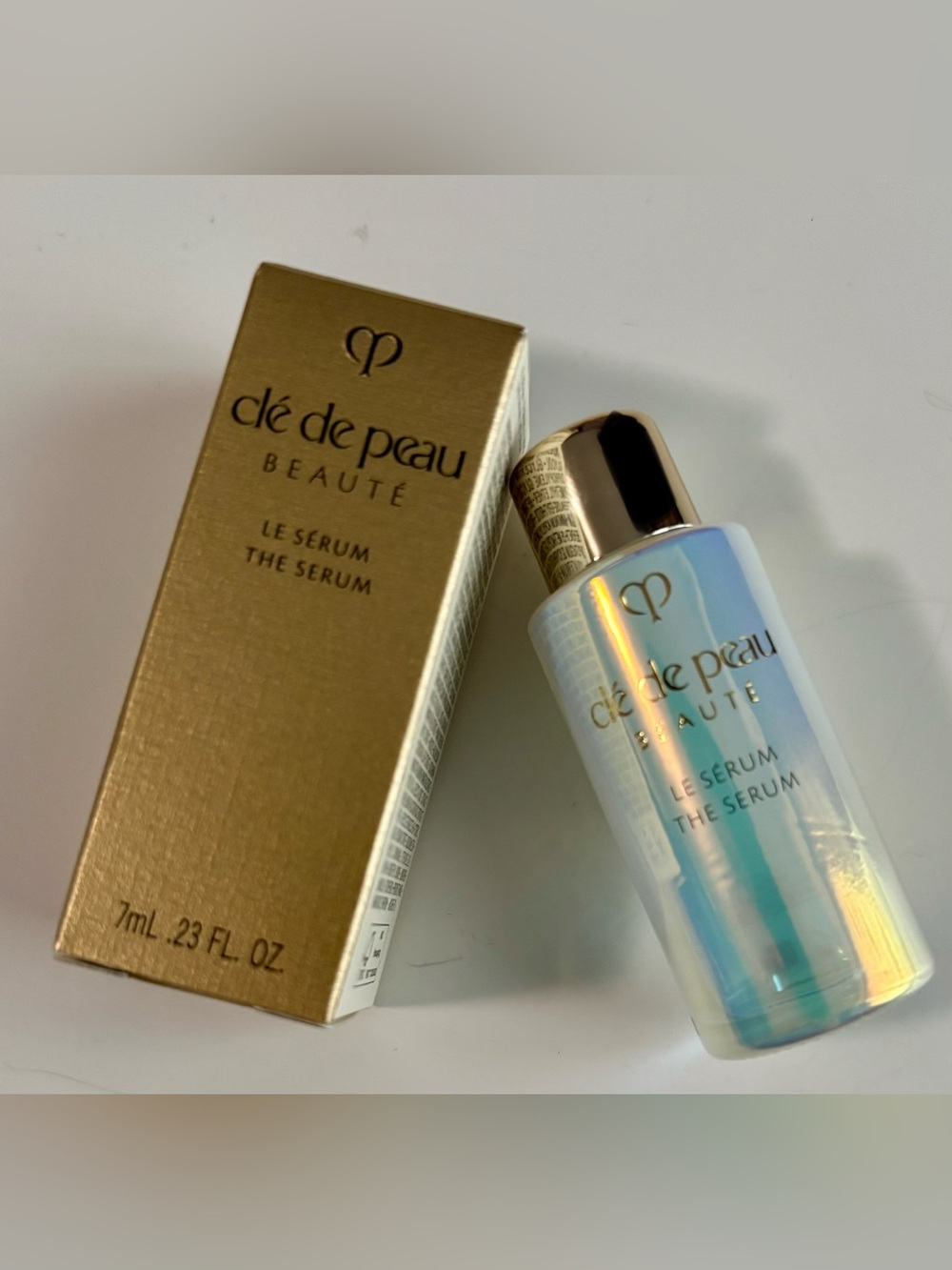 NEW Cle de Peau The Serum travel size.